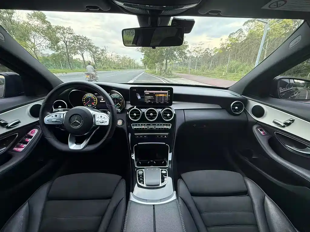 Mercedes-Benz C-Class — миниатюра 6