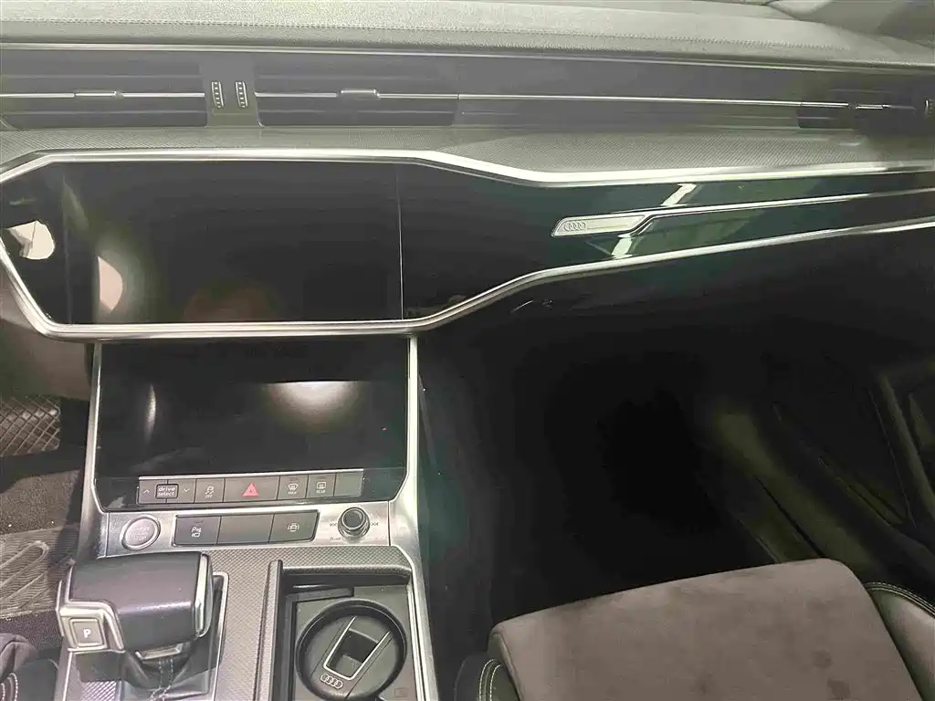 Audi A6L — миниатюра 10