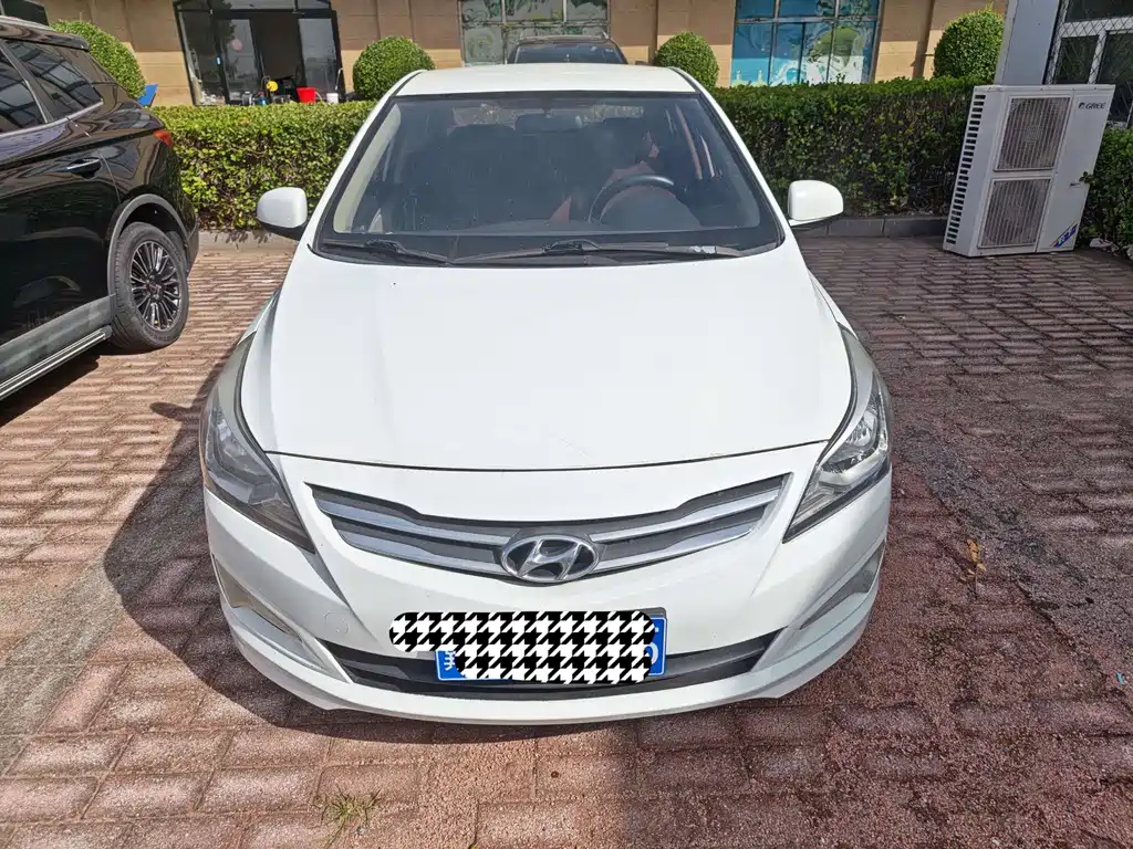 Hyundai Verna — миниатюра 2
