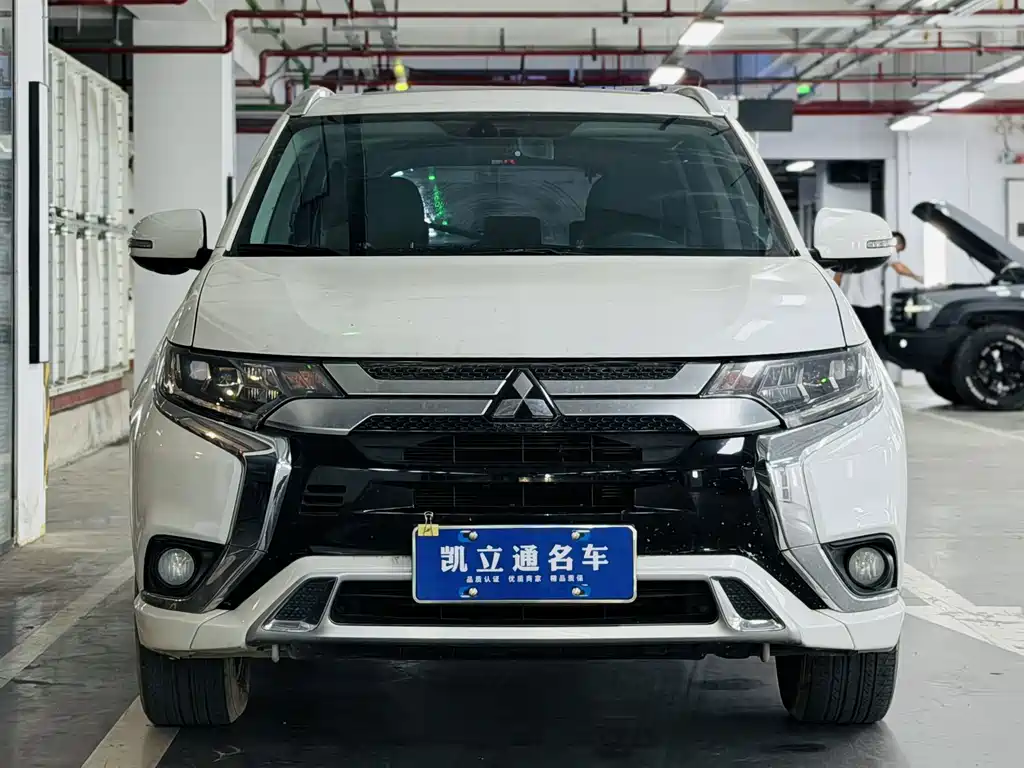 Mitsubishi Outlander — миниатюра 2