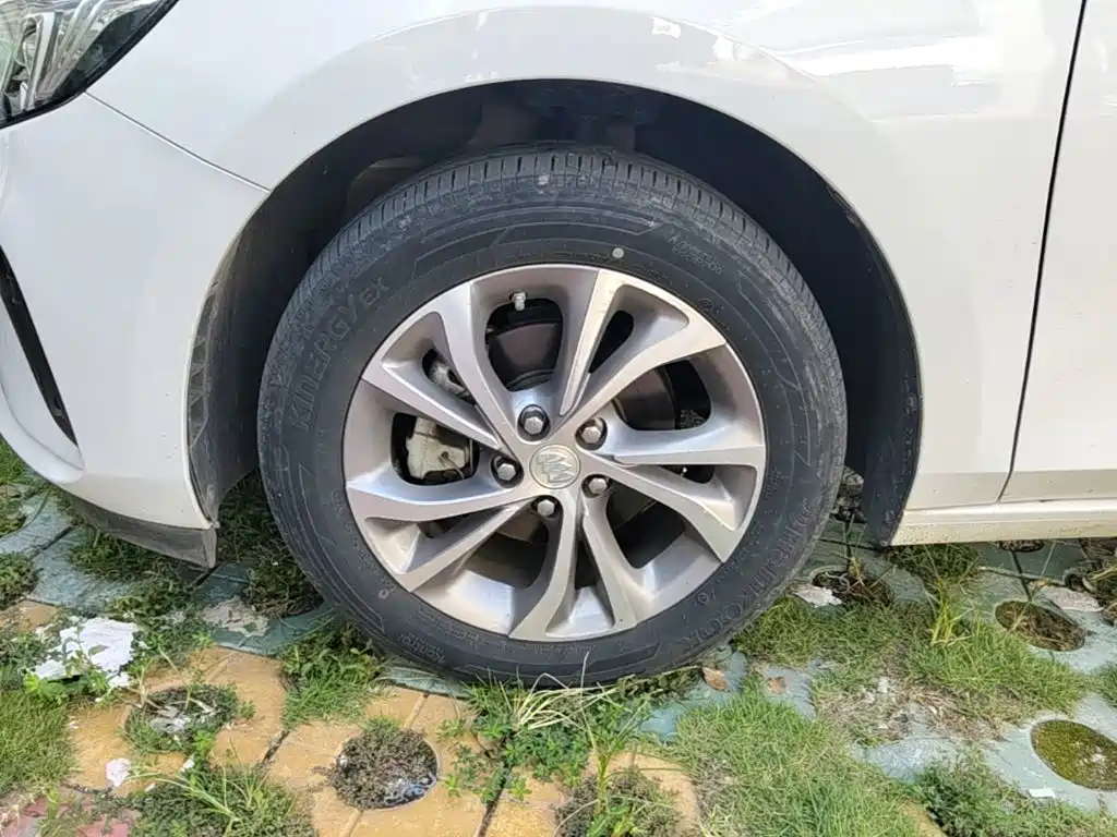 Buick Verano — миниатюра 23