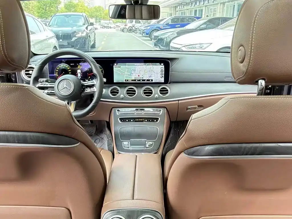 Mercedes-Benz E-Class — миниатюра 6