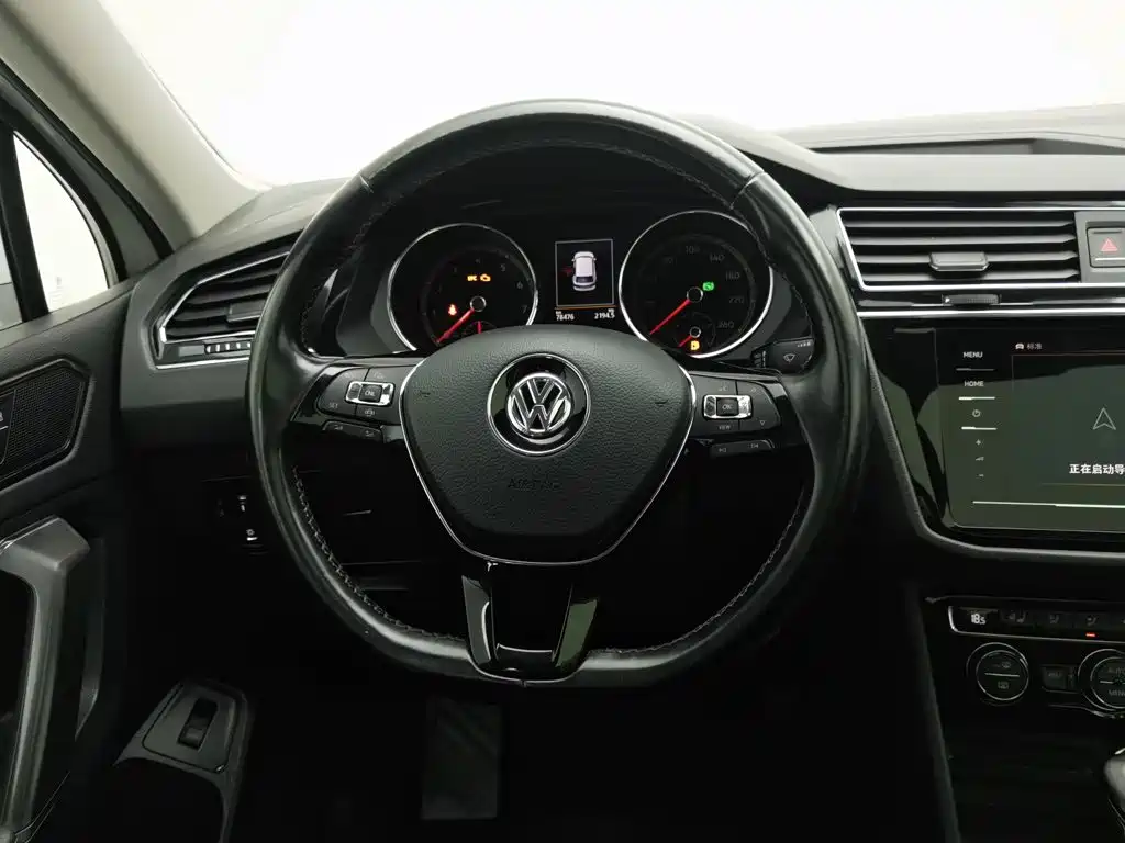 Volkswagen Tiguan L — миниатюра 11