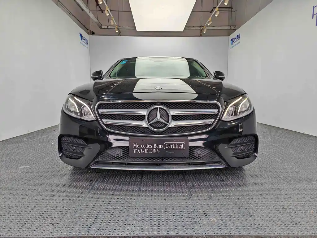 Mercedes-Benz E-Class — миниатюра 2