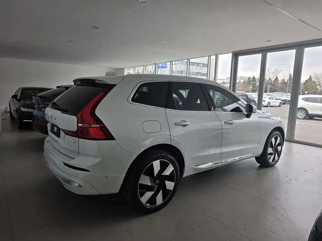 VOLVO XC60 PLUG IN HYBRID