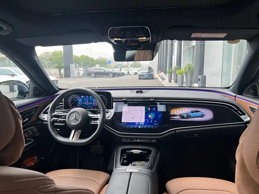Mercedes-Benz E-Class — миниатюра 11