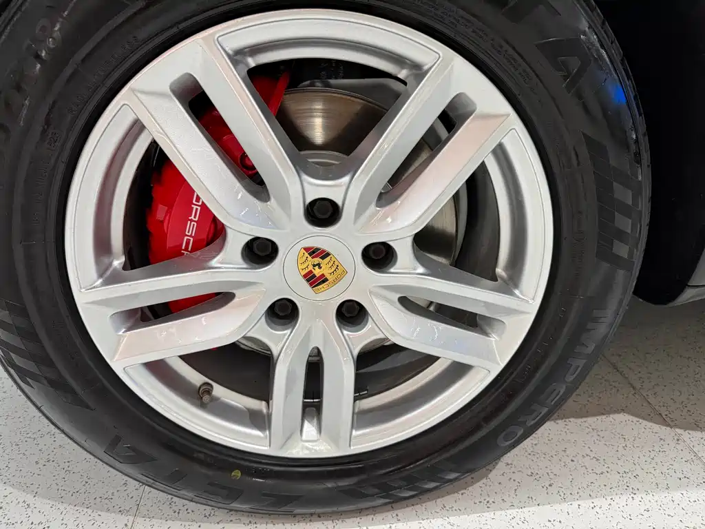 Porsche Cayenne — миниатюра 14