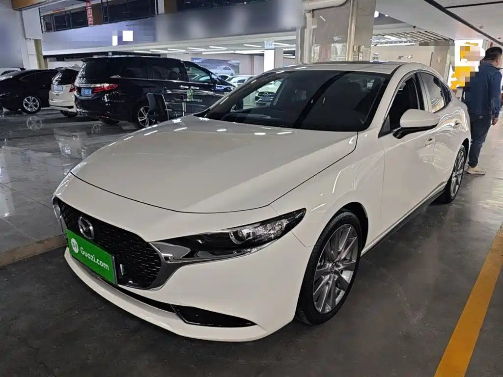 Mazda 3 Axela 2024