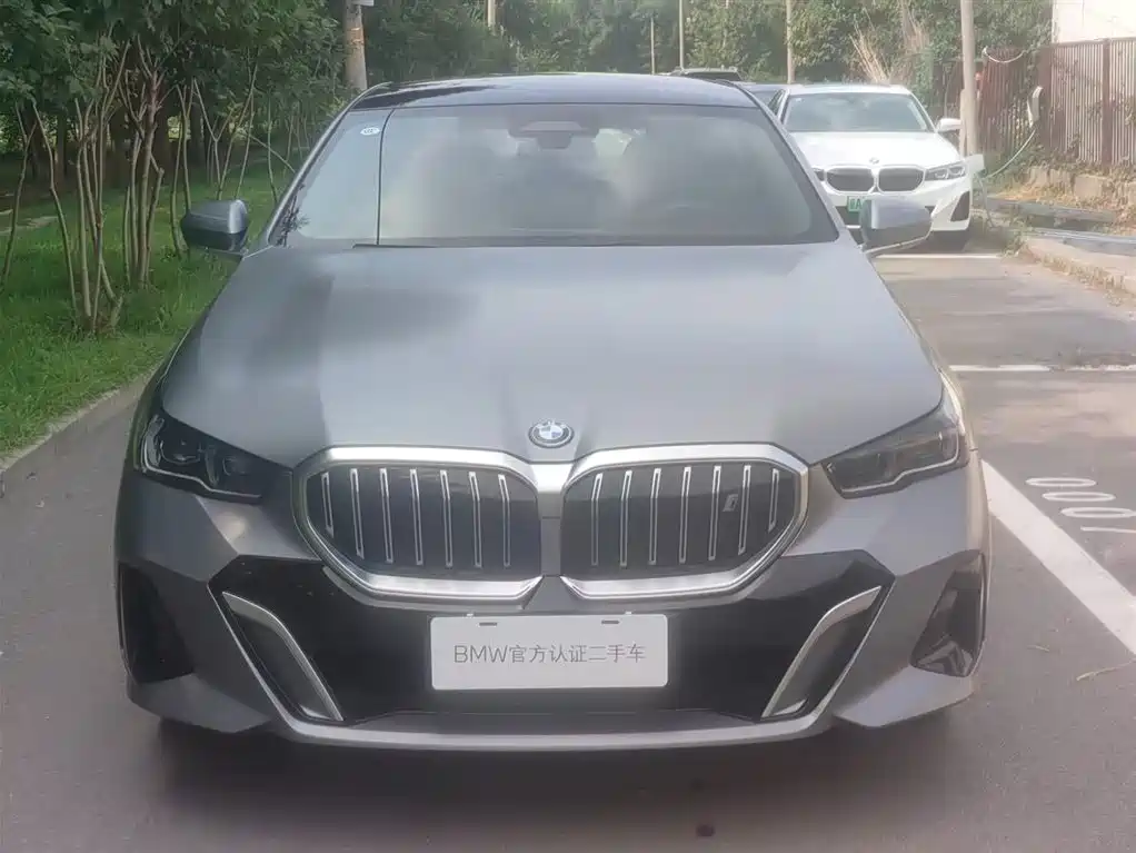 宝马i5 2025款 xDrive 50L M运动套装 2025