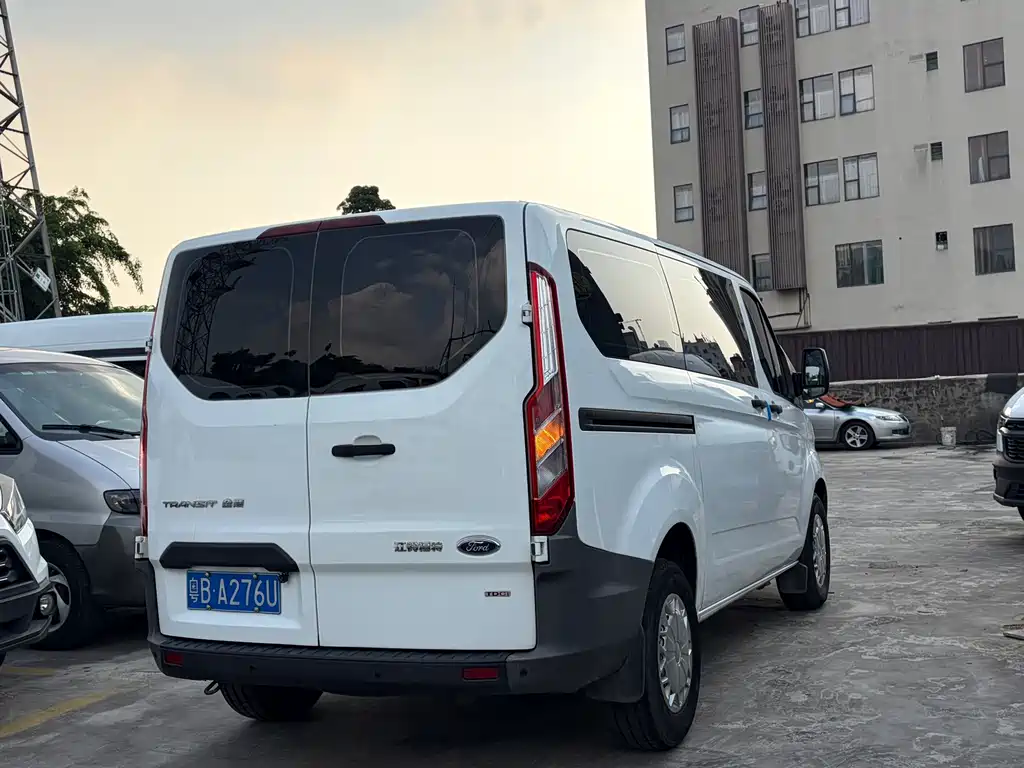 Ford Transit — миниатюра 10