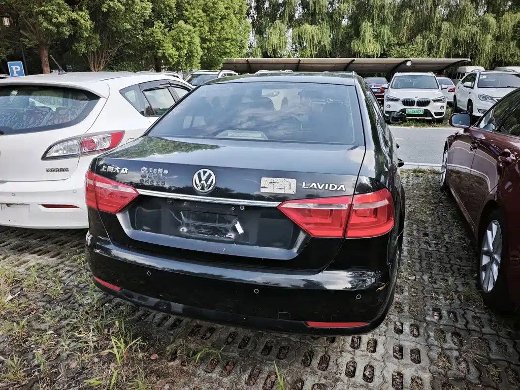 Volkswagen Lavida — миниатюра 6