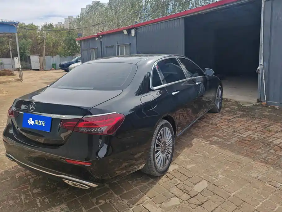 Mercedes-Benz E-Class — миниатюра 3