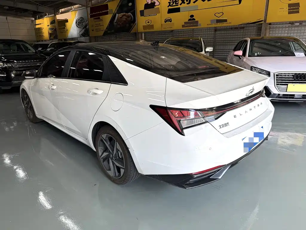 Hyundai Elantra — миниатюра 7
