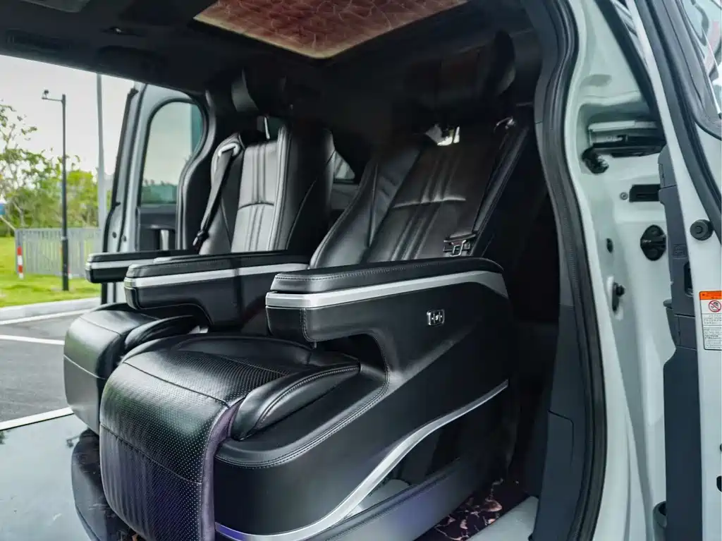 Toyota Granvia 2023 2.5L Flagship VIP