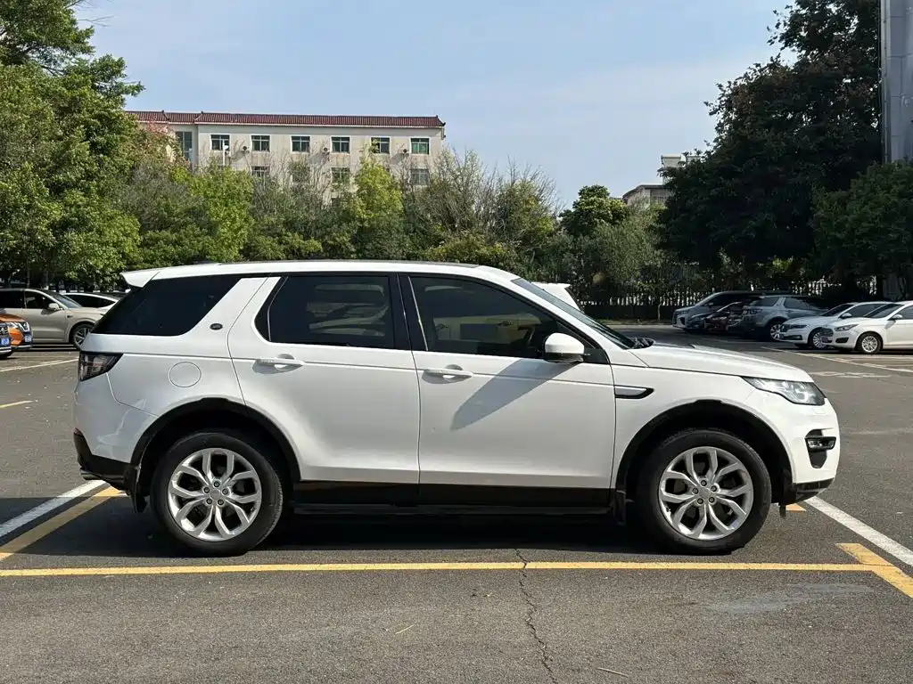 Land Rover Discovery Sport — миниатюра 4