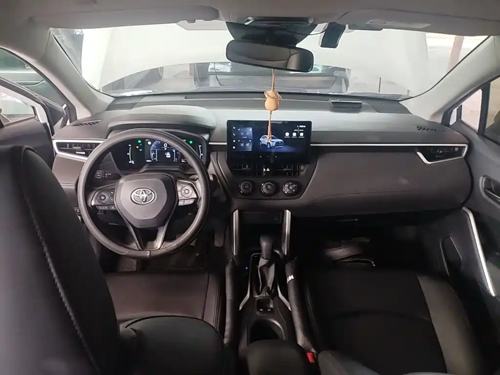Toyota Corolla Cross — миниатюра 10