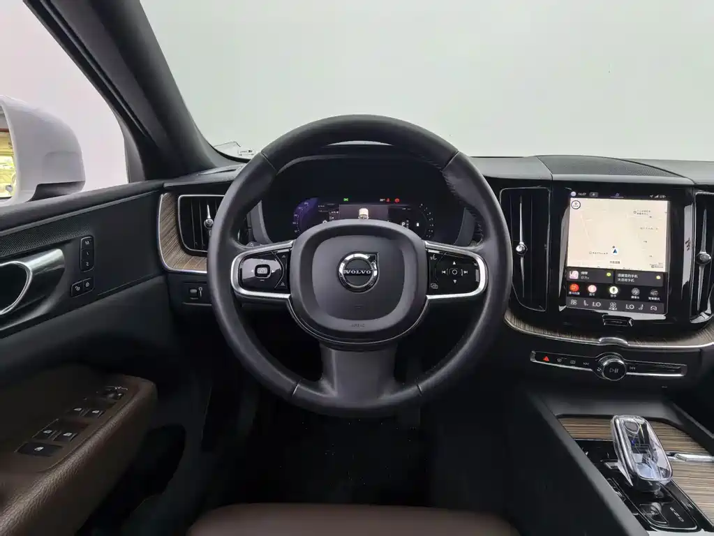 Volvo XC60 — миниатюра 11