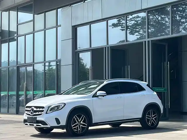 MERCEDES-BENZ  GLA 2017