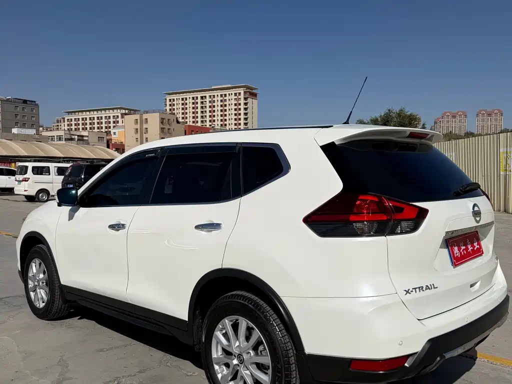 Nissan X-Trail — миниатюра 6
