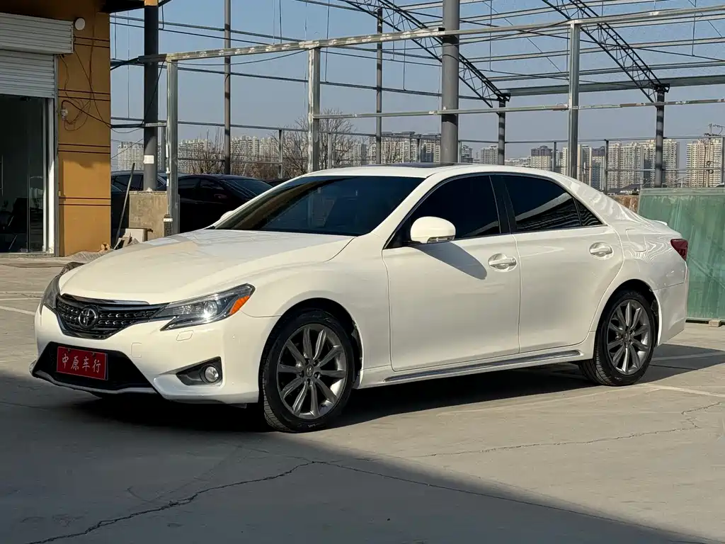 Toyota Reiz 2014