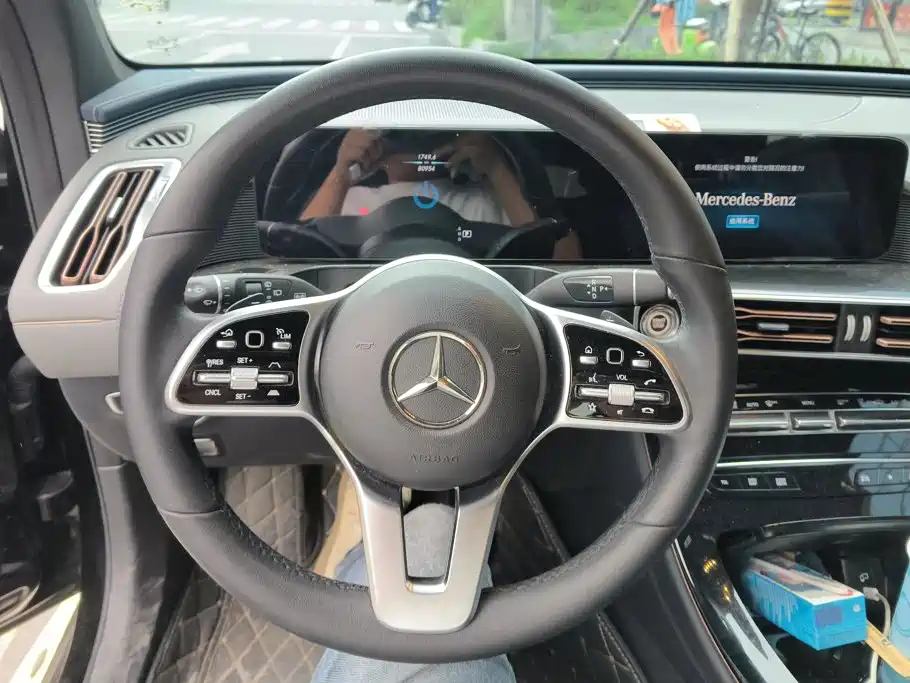 Mercedes-Benz EQC — миниатюра 15