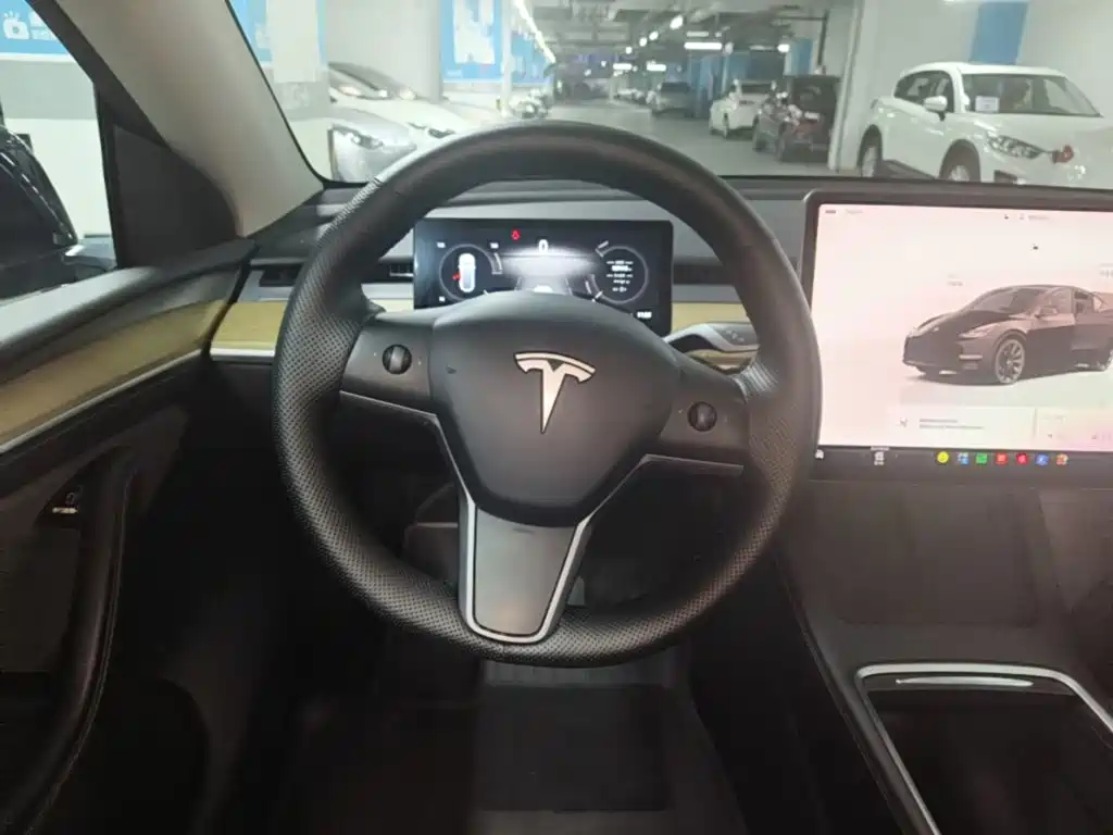 Tesla Model Y 2022 — фото 10