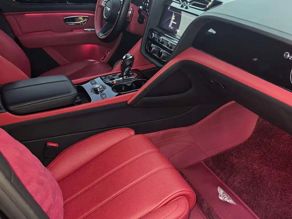 Bentley Bentayga — миниатюра 6