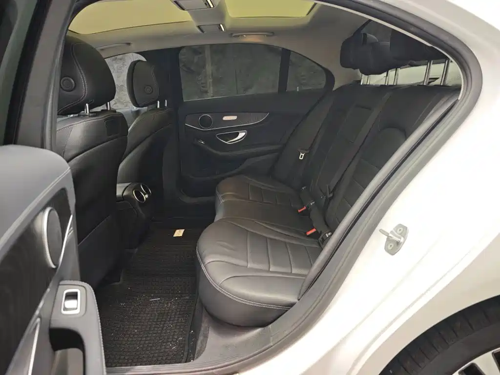 Mercedes-Benz C-Class — миниатюра 9