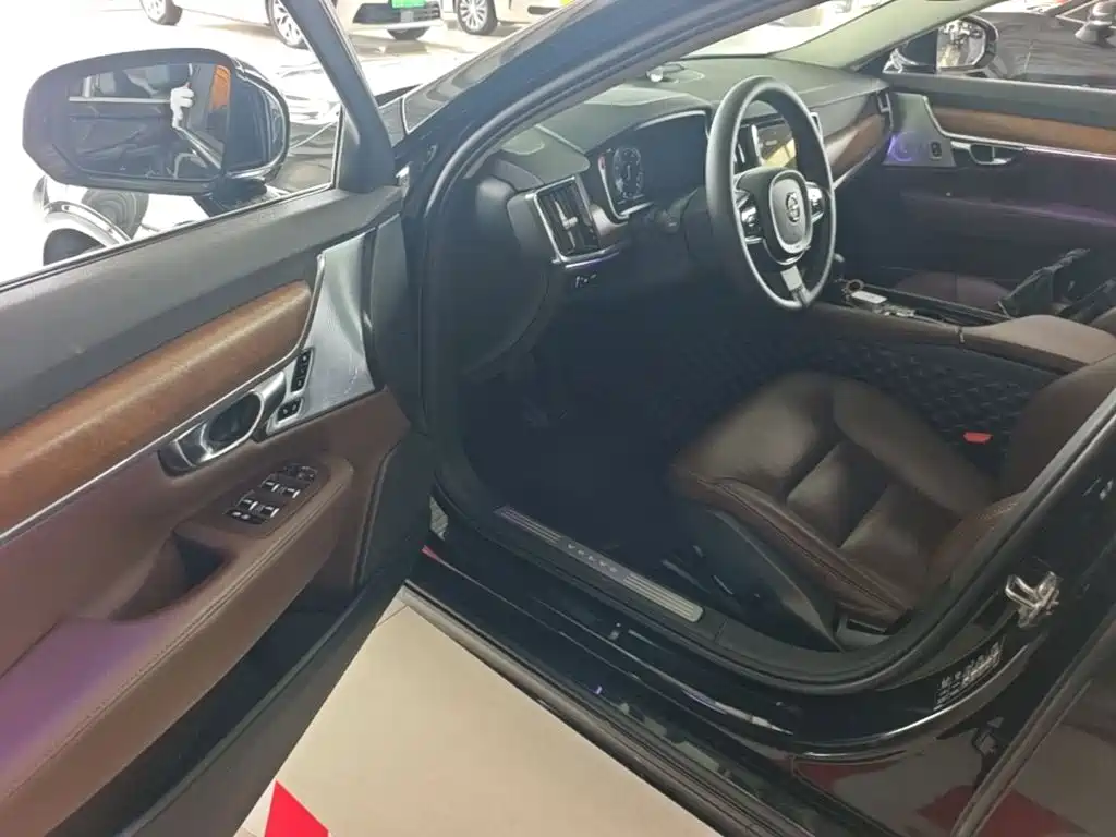 Volvo S90 — миниатюра 16