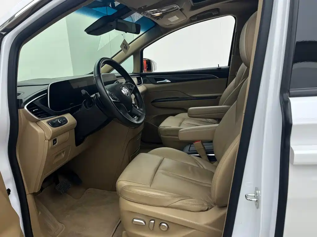 Buick GL8 — миниатюра 9