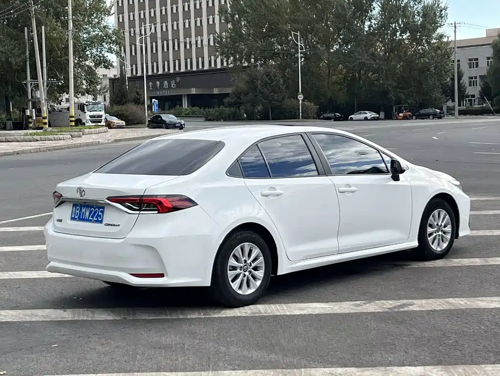 Toyota Corolla — миниатюра 4