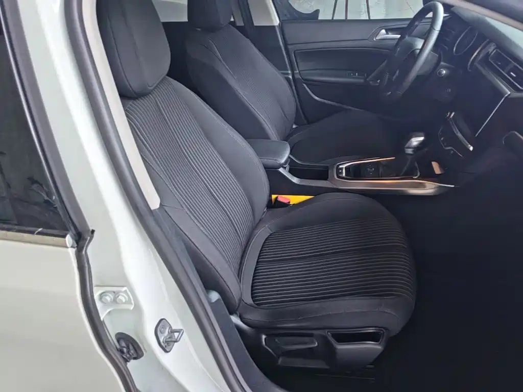 Peugeot 408 — миниатюра 25