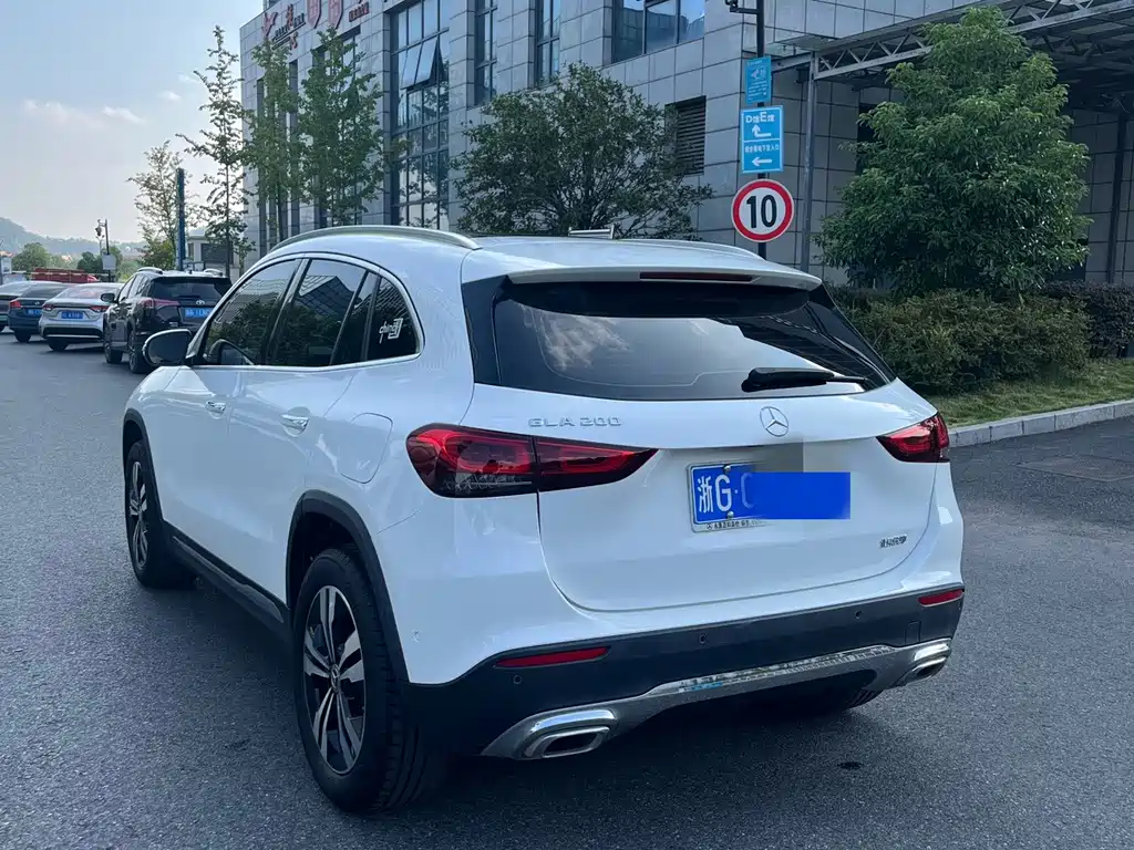 Mercedes-Benz GLA — миниатюра 10