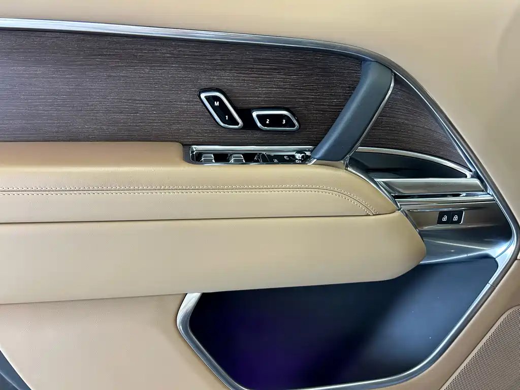 Land Rover Range Rover — миниатюра 4
