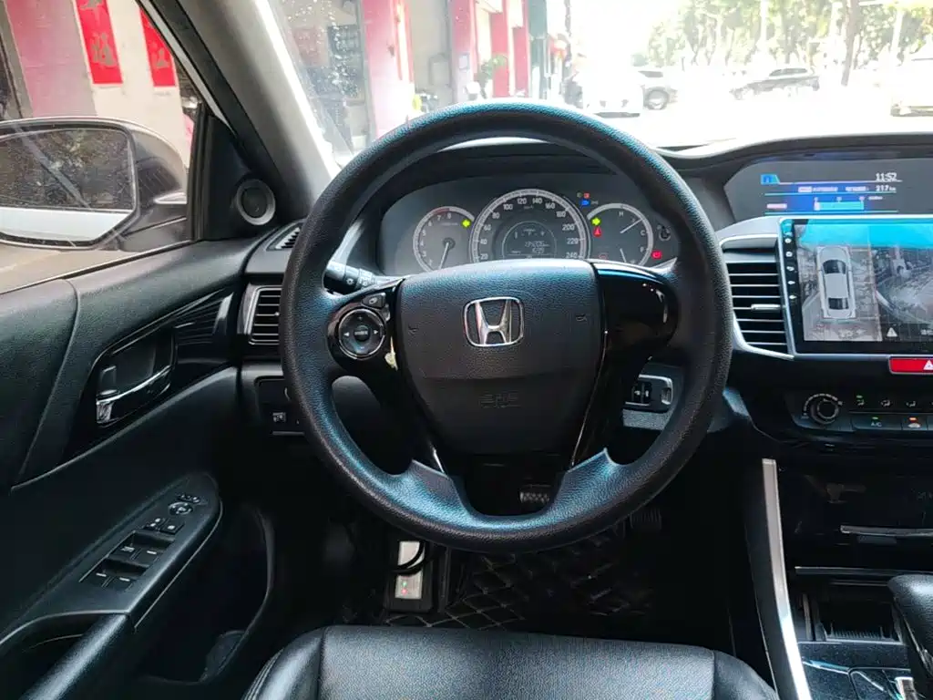 Honda Accord — миниатюра 11
