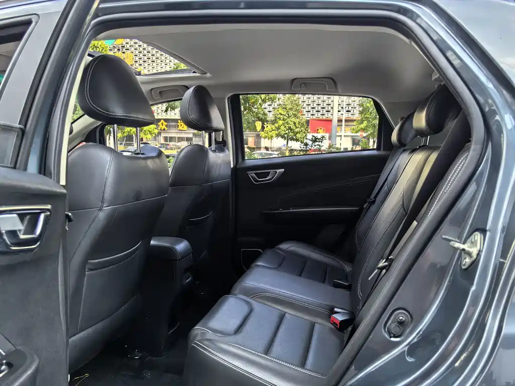 Geely Vision X3 — миниатюра 9