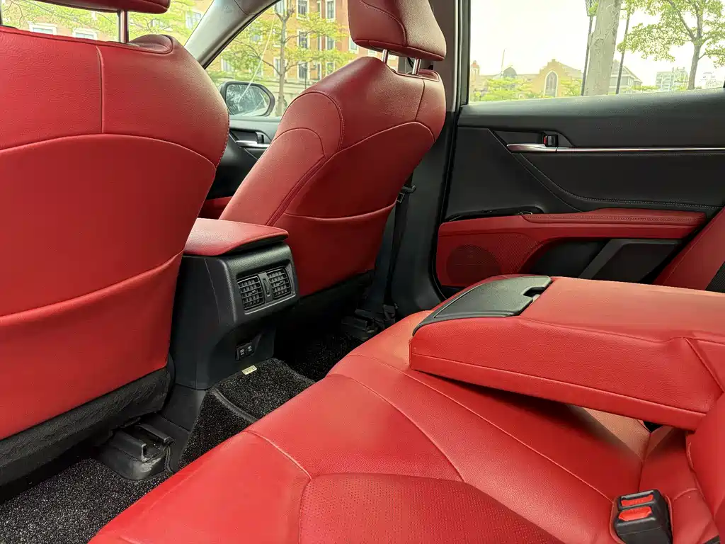 Toyota Camry — миниатюра 22