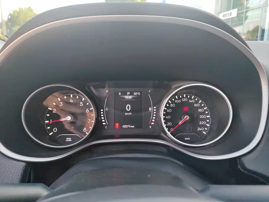 Jeep Compass — миниатюра 14
