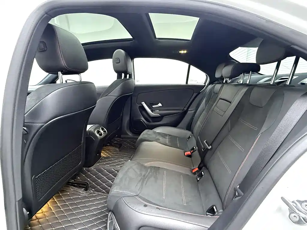 Mercedes-Benz A-Class A 2023 A 200 L Fashion