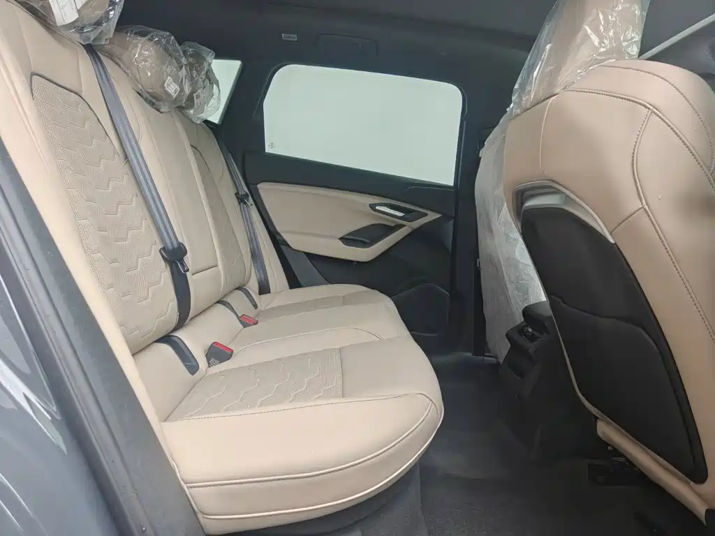 Audi Q6L e-tron — миниатюра 10
