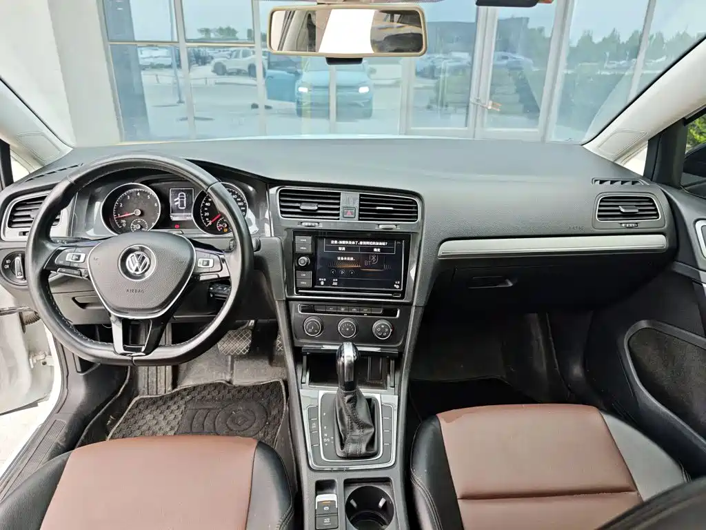 Volkswagen Golf — миниатюра 10