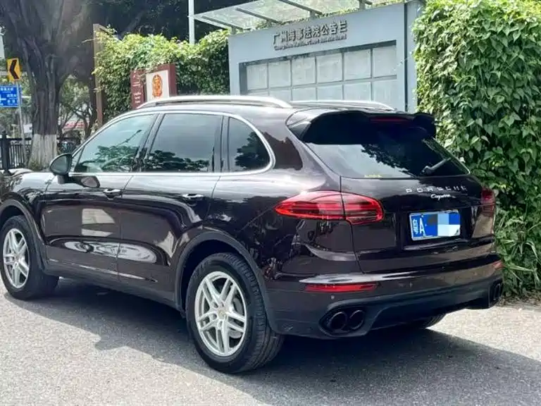 Porsche Cayenne 2014 Cayenne Platinum Edition 3.0T