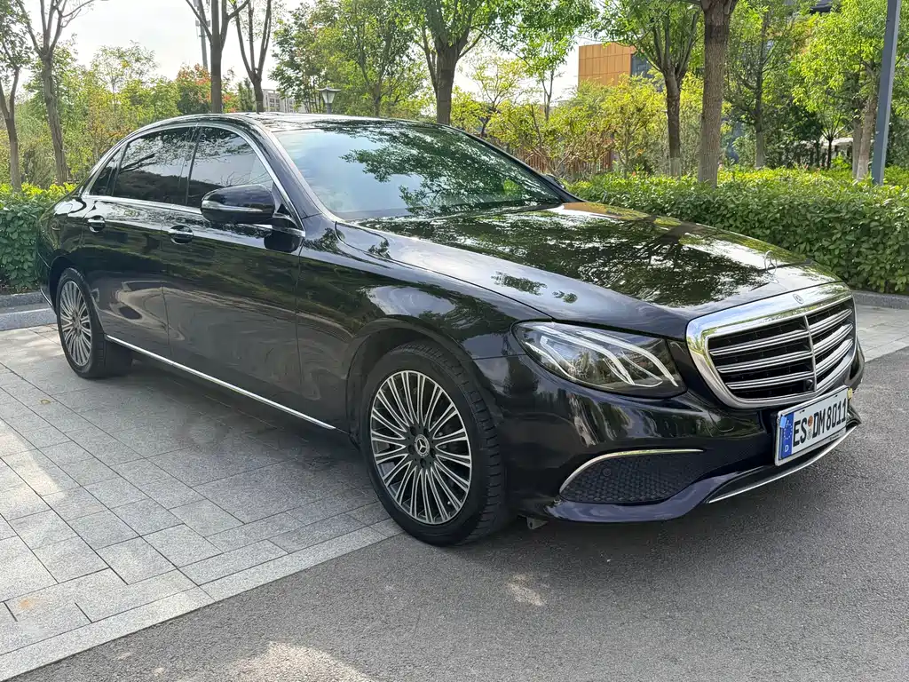 Mercedes-Benz E-Class — миниатюра 3
