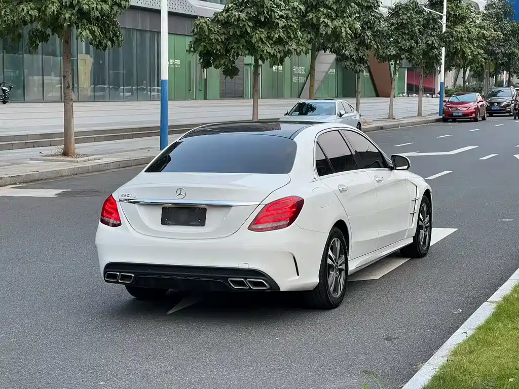 Mercedes-Benz C-Class — миниатюра 5
