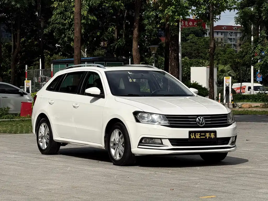 Volkswagen Gran Lavida 2015 1.6L AT Comfort