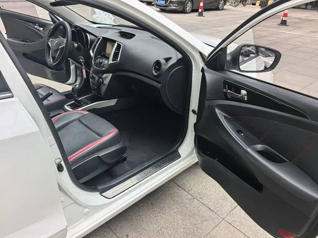Changan Eado XT — миниатюра 12