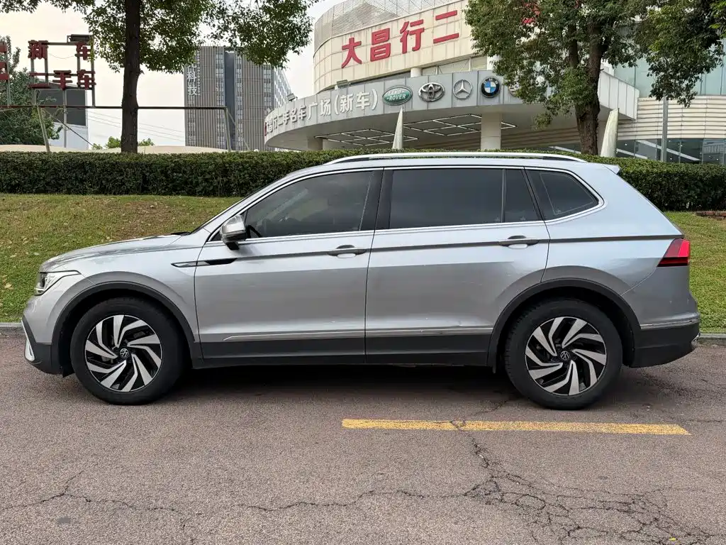 Volkswagen Tiguan L — миниатюра 3