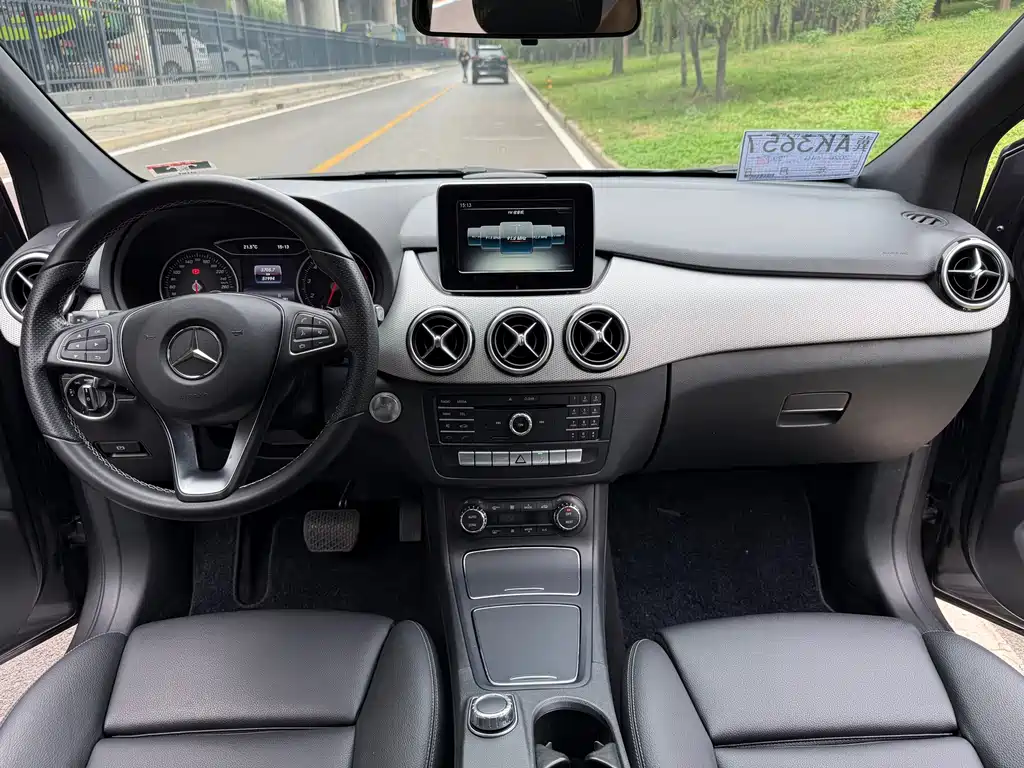 Mercedes-Benz B-Class — миниатюра 10