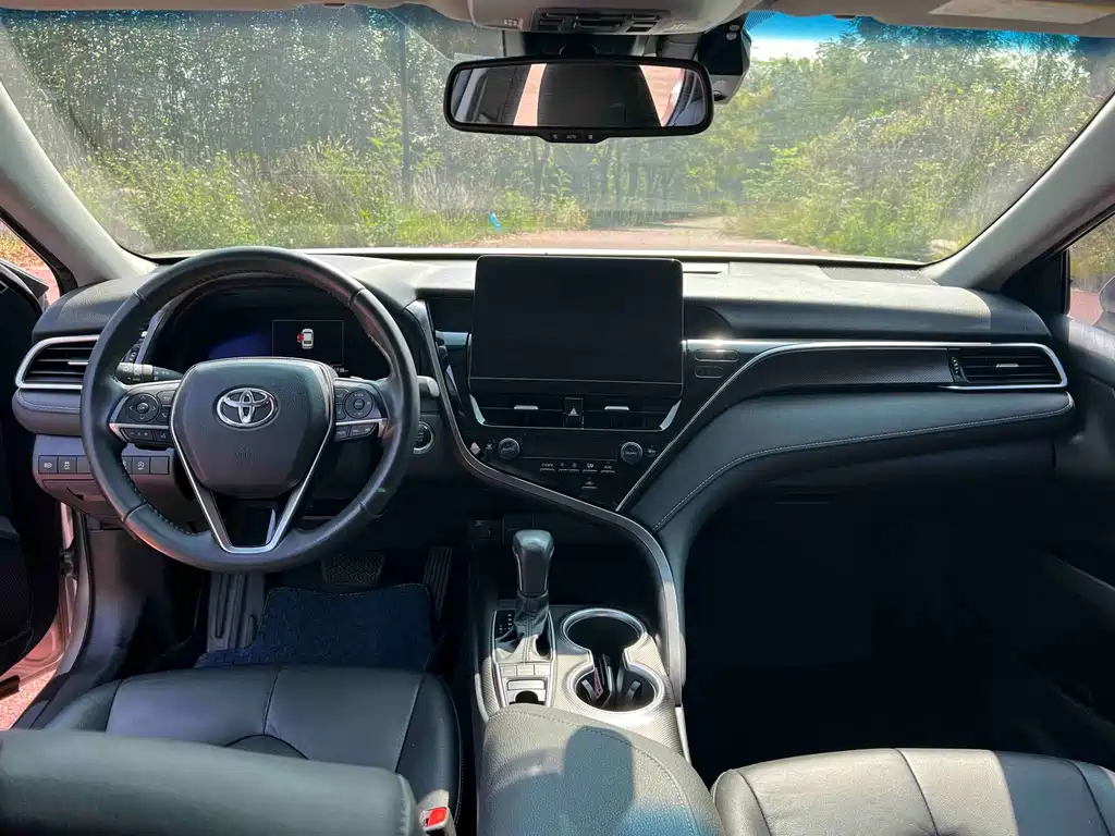 Toyota Camry — миниатюра 9
