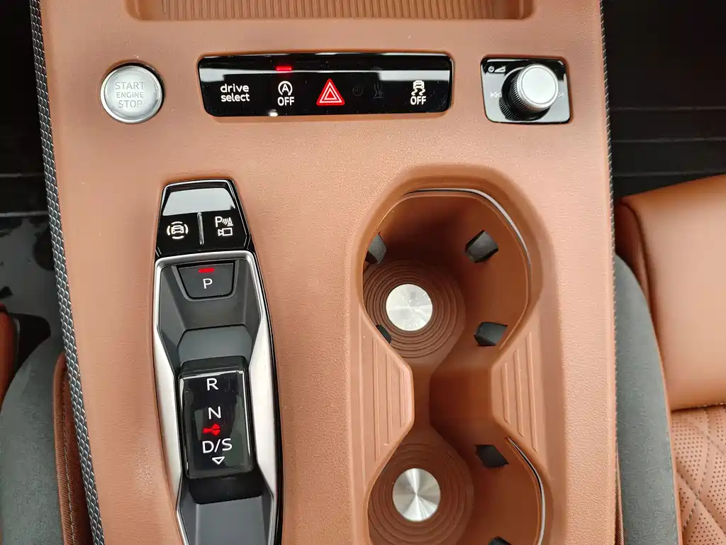 Audi A5L — миниатюра 11